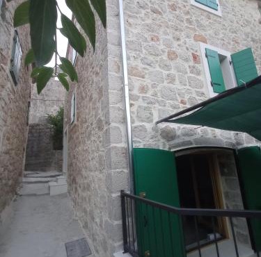 Heritage Apartments Kyra & Fox in Pitve, Hvar
