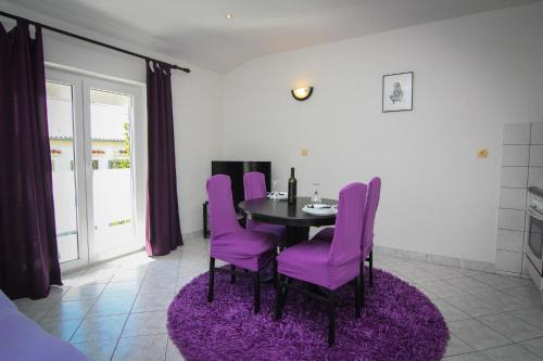 Apartments with parking space Palit, Rab - 4971